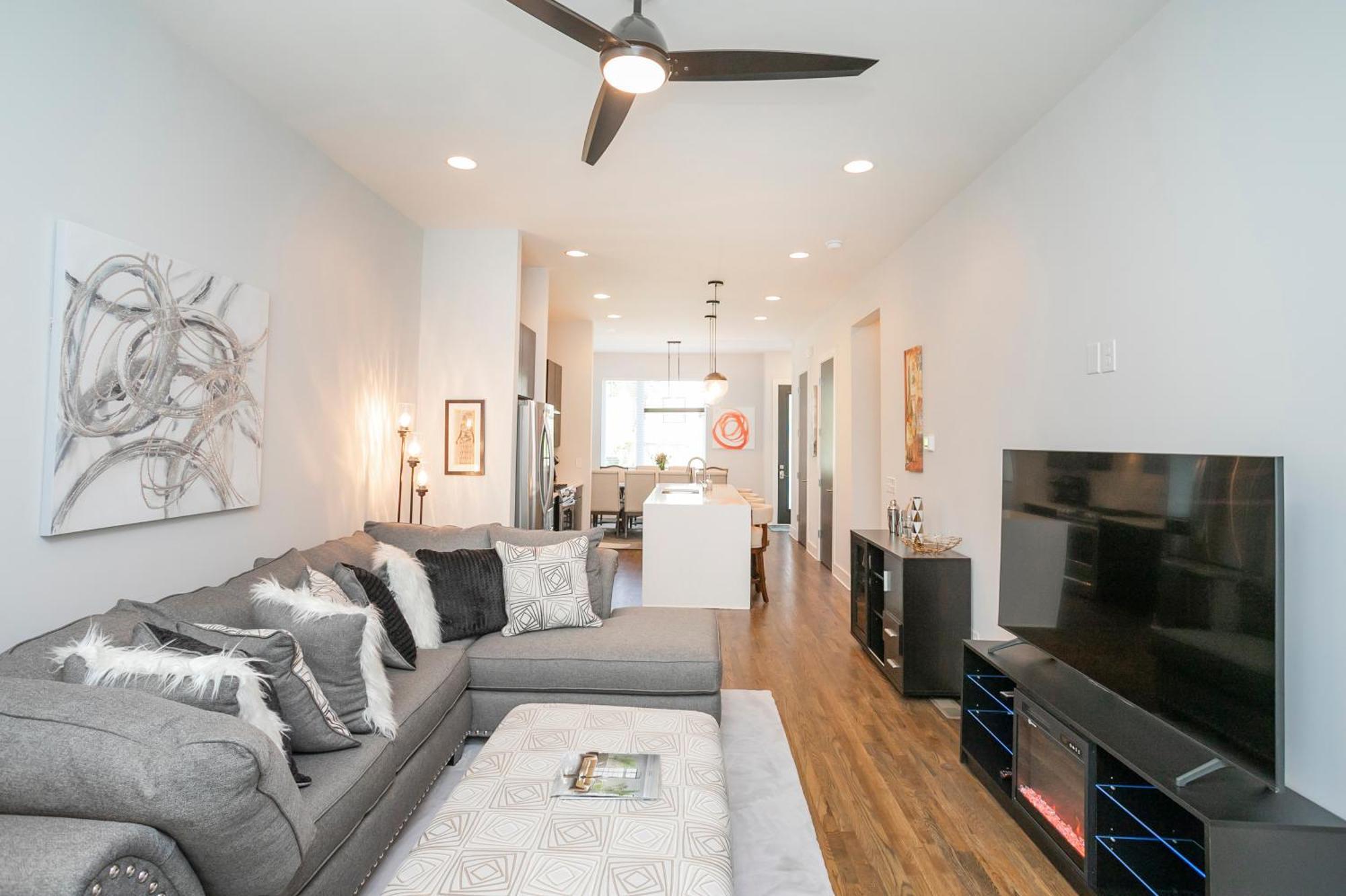 Luxury Townhome Skyline Views Mins To Dt Nashville Exterior foto