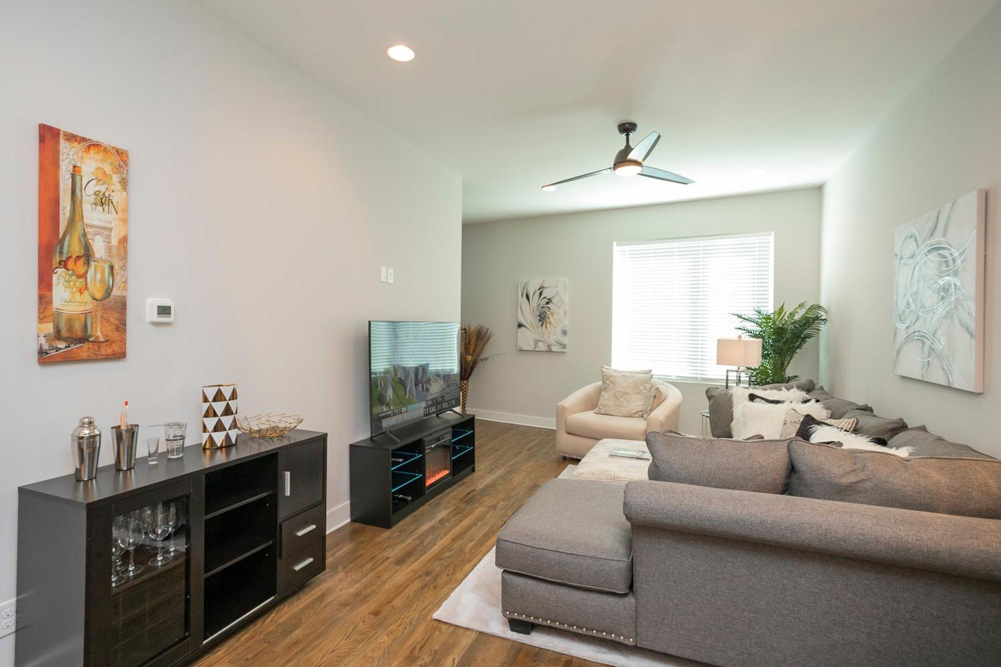 Luxury Townhome Skyline Views Mins To Dt Nashville Exterior foto