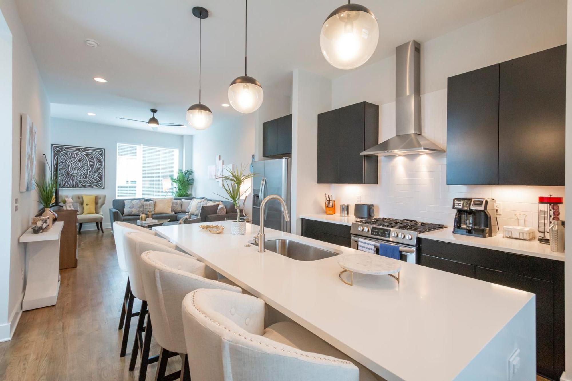 Luxury Townhome Skyline Views Mins To Dt Nashville Exterior foto